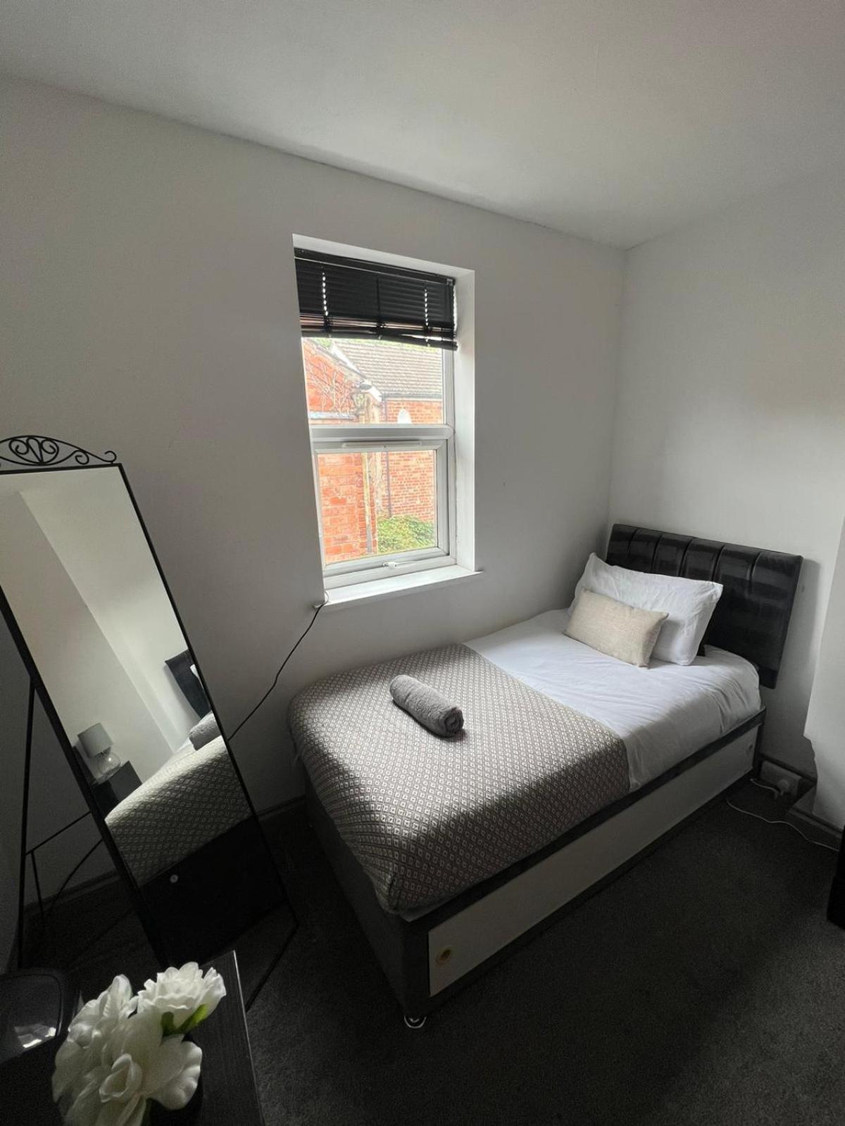 Lincoln City Centre Rooms P&S エクステリア 写真