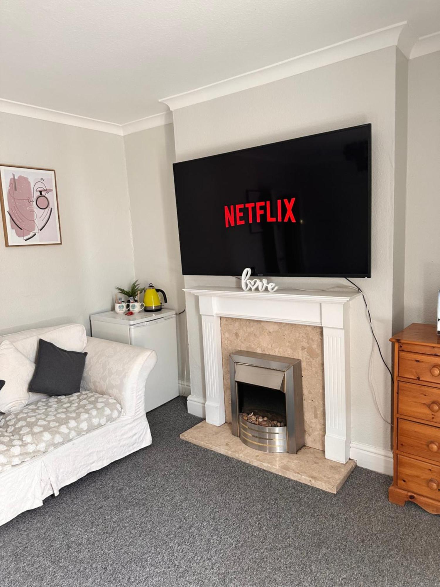 Lincoln City Centre Rooms P&S エクステリア 写真