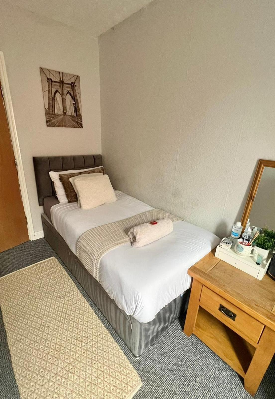 Lincoln City Centre Rooms P&S エクステリア 写真