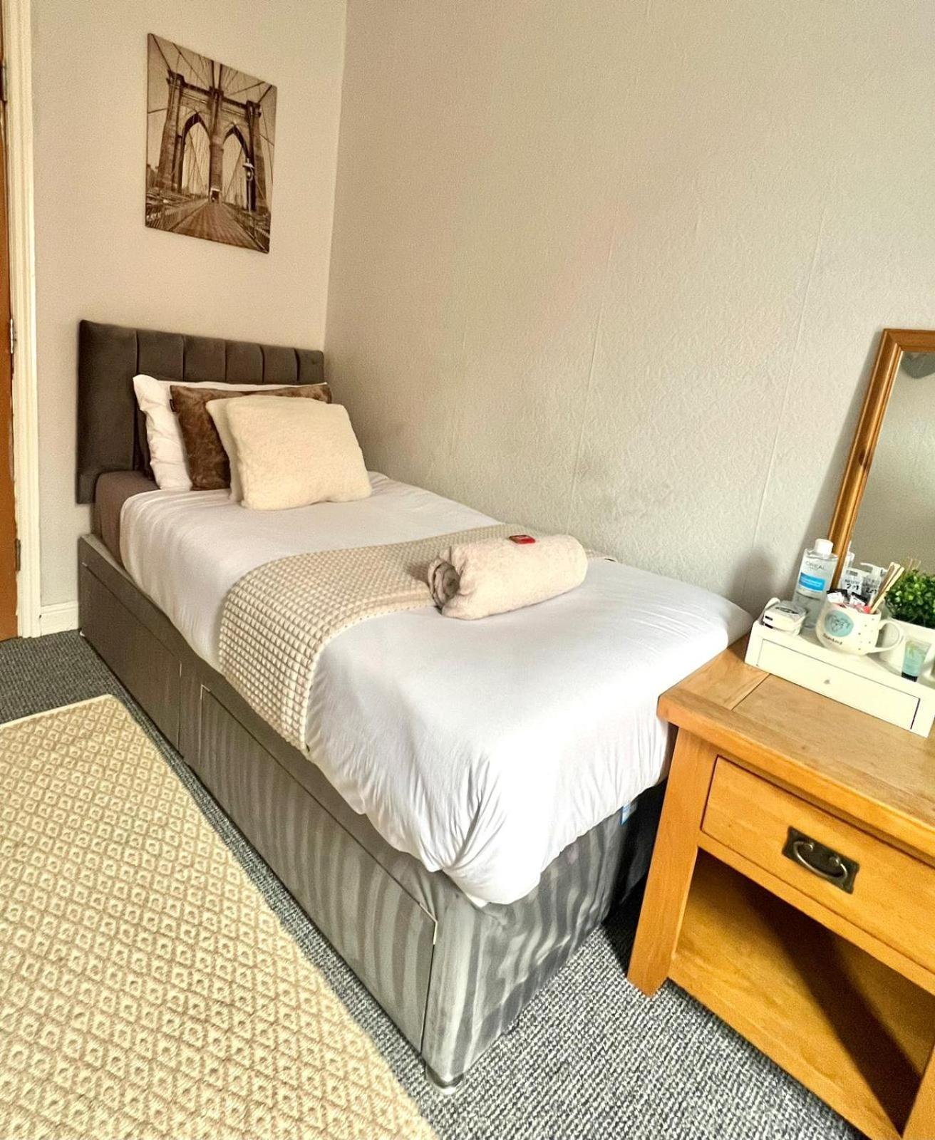 Lincoln City Centre Rooms P&S エクステリア 写真